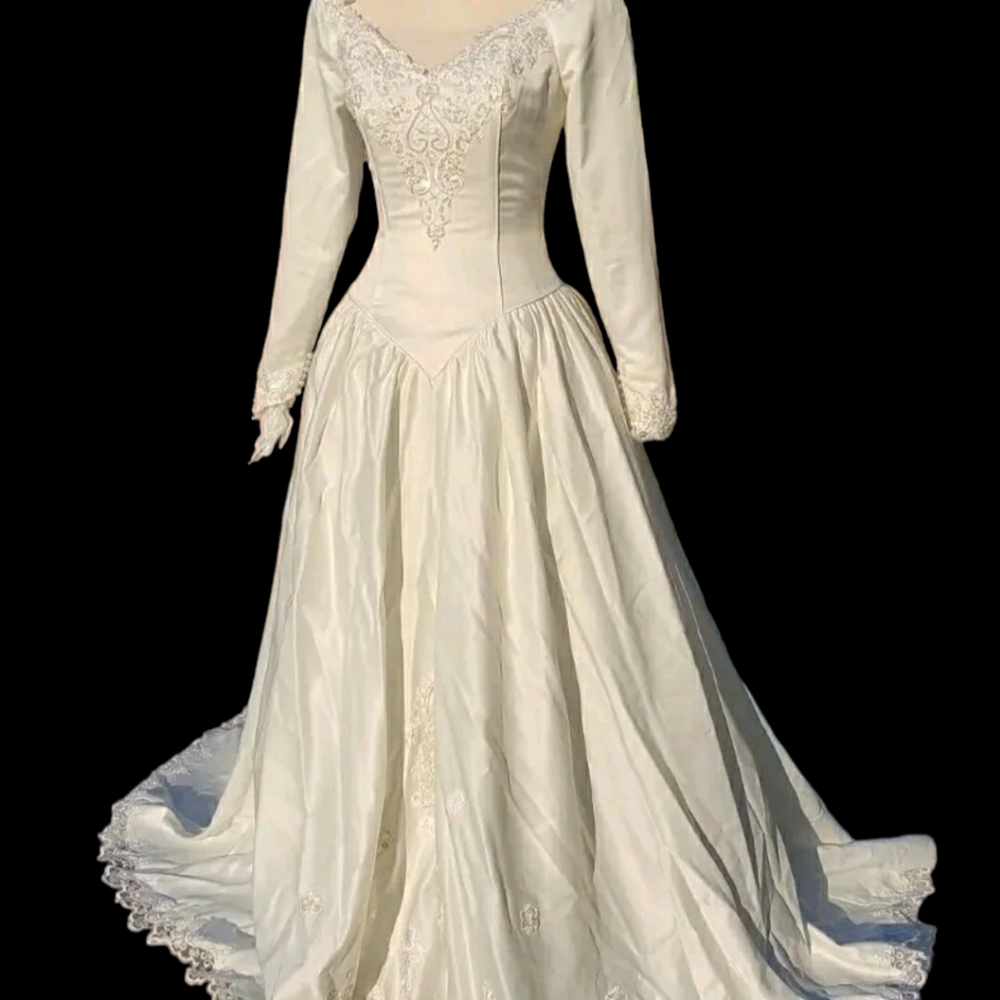 Elegant White Lace Long Sleeve Dress